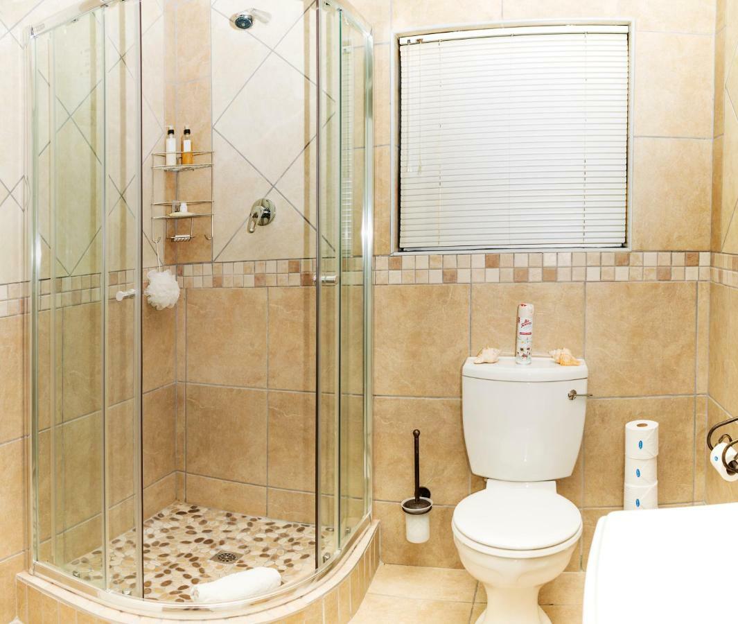 Settle Inn Self Catering Accommodation 科尔切斯特 外观 照片
