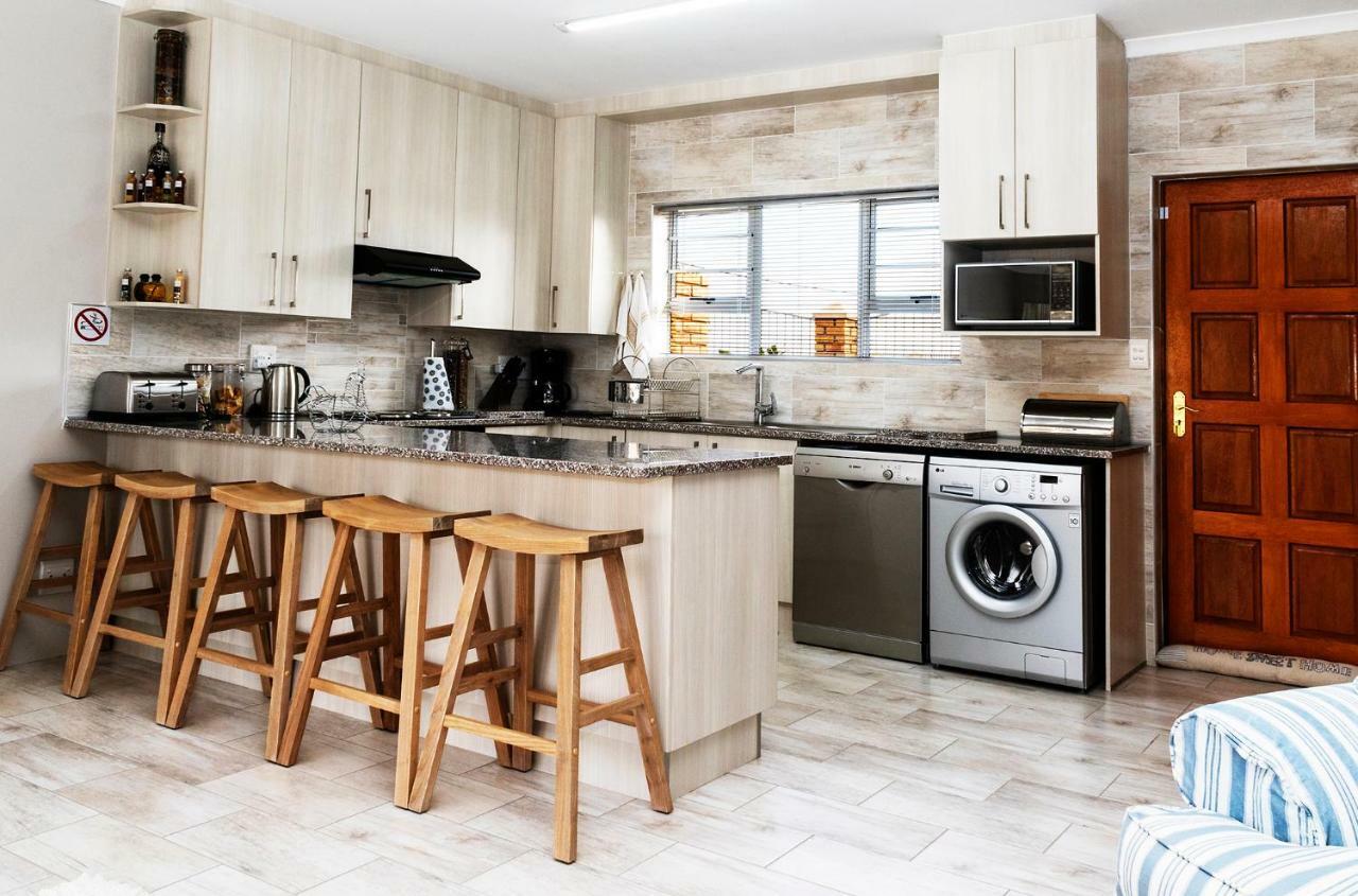 Settle Inn Self Catering Accommodation 科尔切斯特 外观 照片